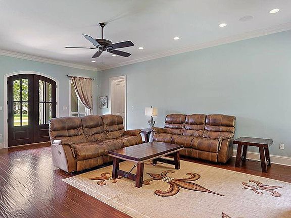 4th image of 605 Stillwood Dr
