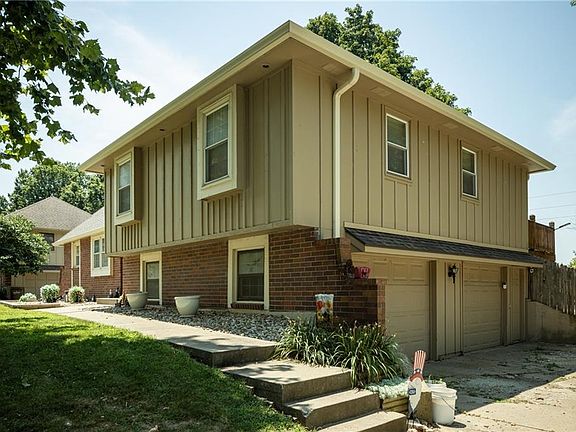 4th image of 404 S Sunset Ln