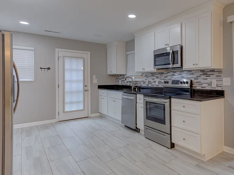 9921 Standifer Gap Rd — Photo 6