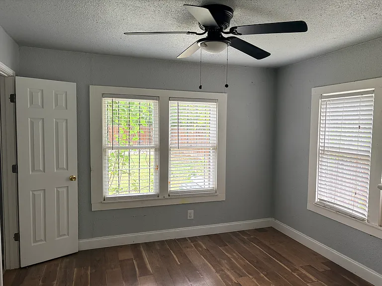103 Aransas Ave — Photo 8
