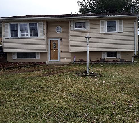 2nd image of 1903 Niagara St