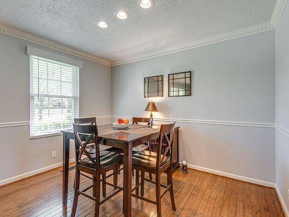 5th image of 276 Clearlake Dr W