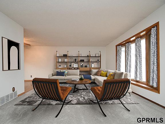5th image of 4833 Goldenrod Ln