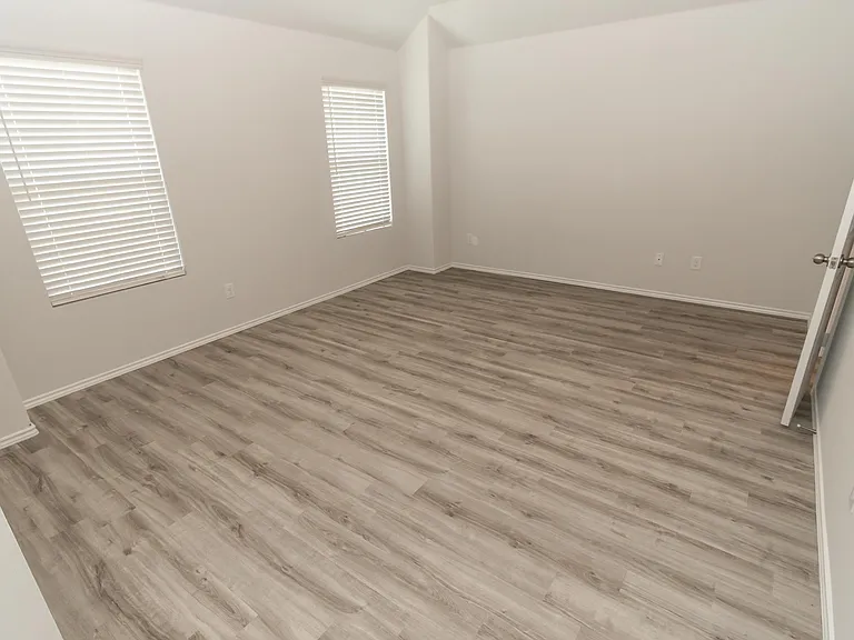 Hailey Harbor Dr — Photo 8