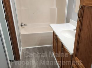 7 Austin Dr, Orono, ME 04473