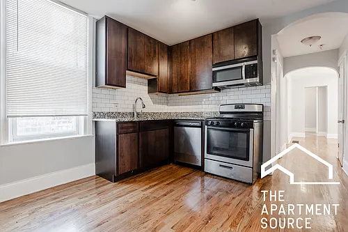 3614 W George St Photo 1