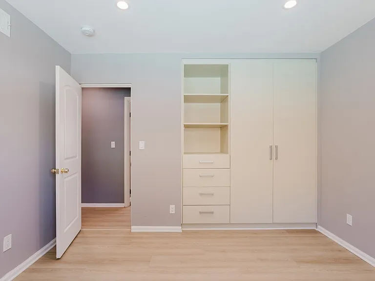 9540 Debra Ave — Photo 36
