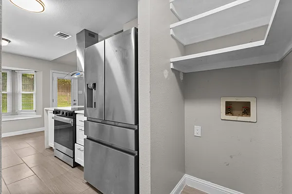 6613 Constitution Dr — Photo 14