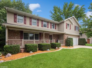 141 Guilford Rd, Valparaiso, IN 46385