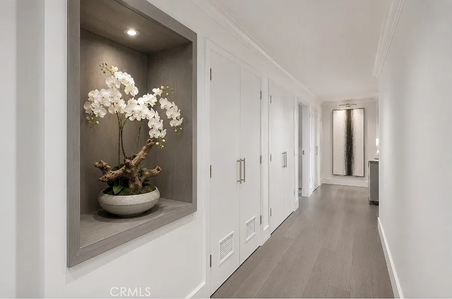 2 bed, 2.5 bath, 2063 sqft, $7,850 — Photo 2