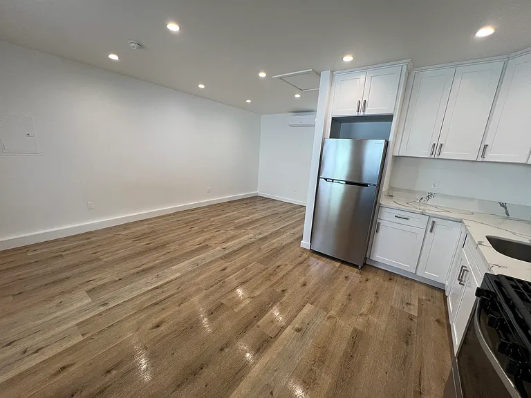 5400 Veloz Ave #5402 — Photo 7