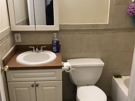 3rd image of 108 Sussex St #4RR