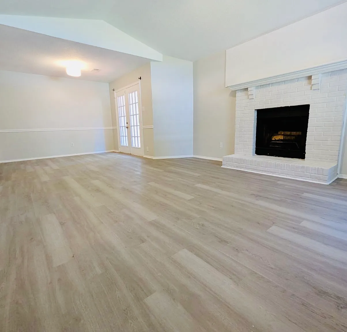 3 bed, 1270 sqft, $1,500 — Photo 2