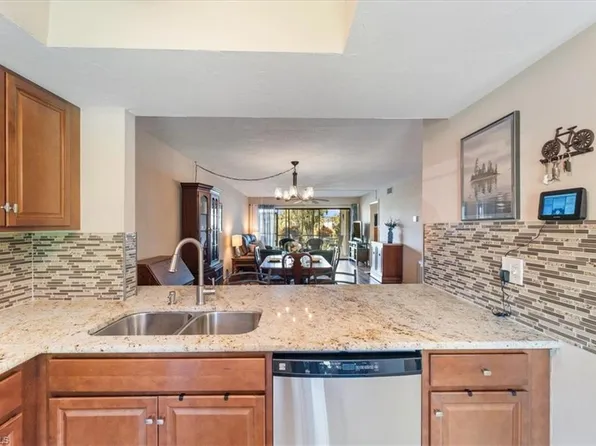 141 Cypress WAY E #D, NAPLES, FL 34110