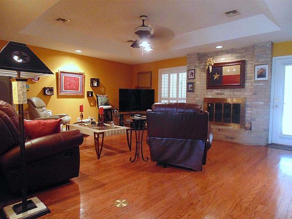3rd image of 9005 Kingswood Pl