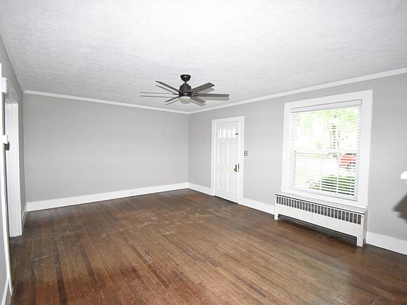 3rd image of 520 York St