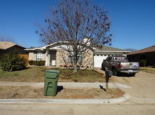 207 Myrtle Dr, Arlington, TX 76018