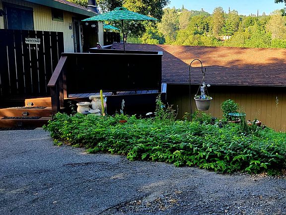 2nd image of 2021 Oak Knoll Ct