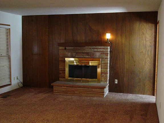 5th image of 609 Windsor Dr