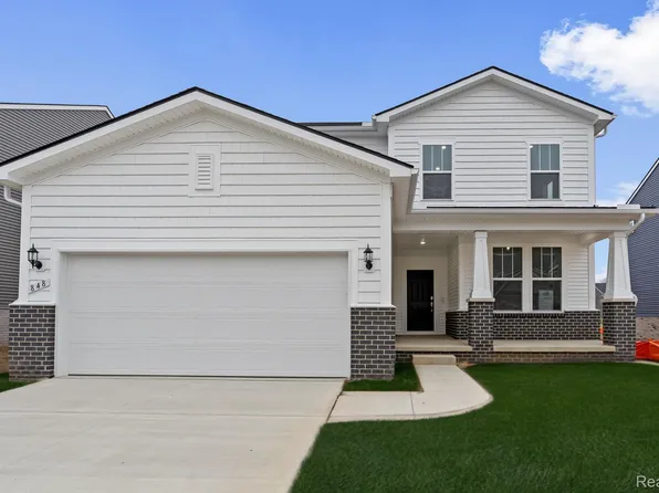 848 Kuss Dr, Saline, MI 48176