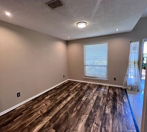 2nd image of 1530 Rivergate Dr