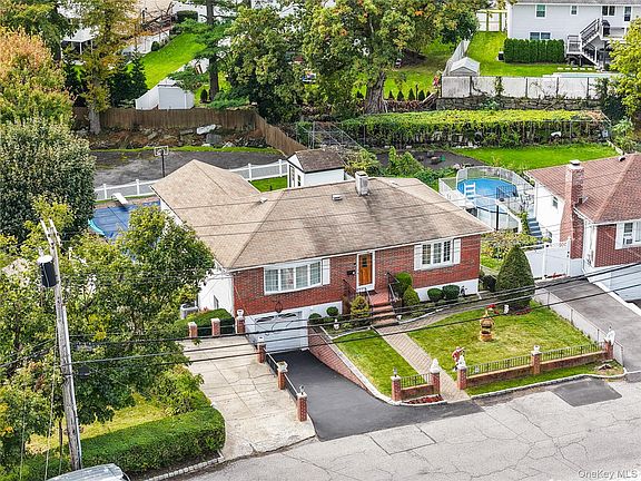 2nd image of 181 Roundhill Drive