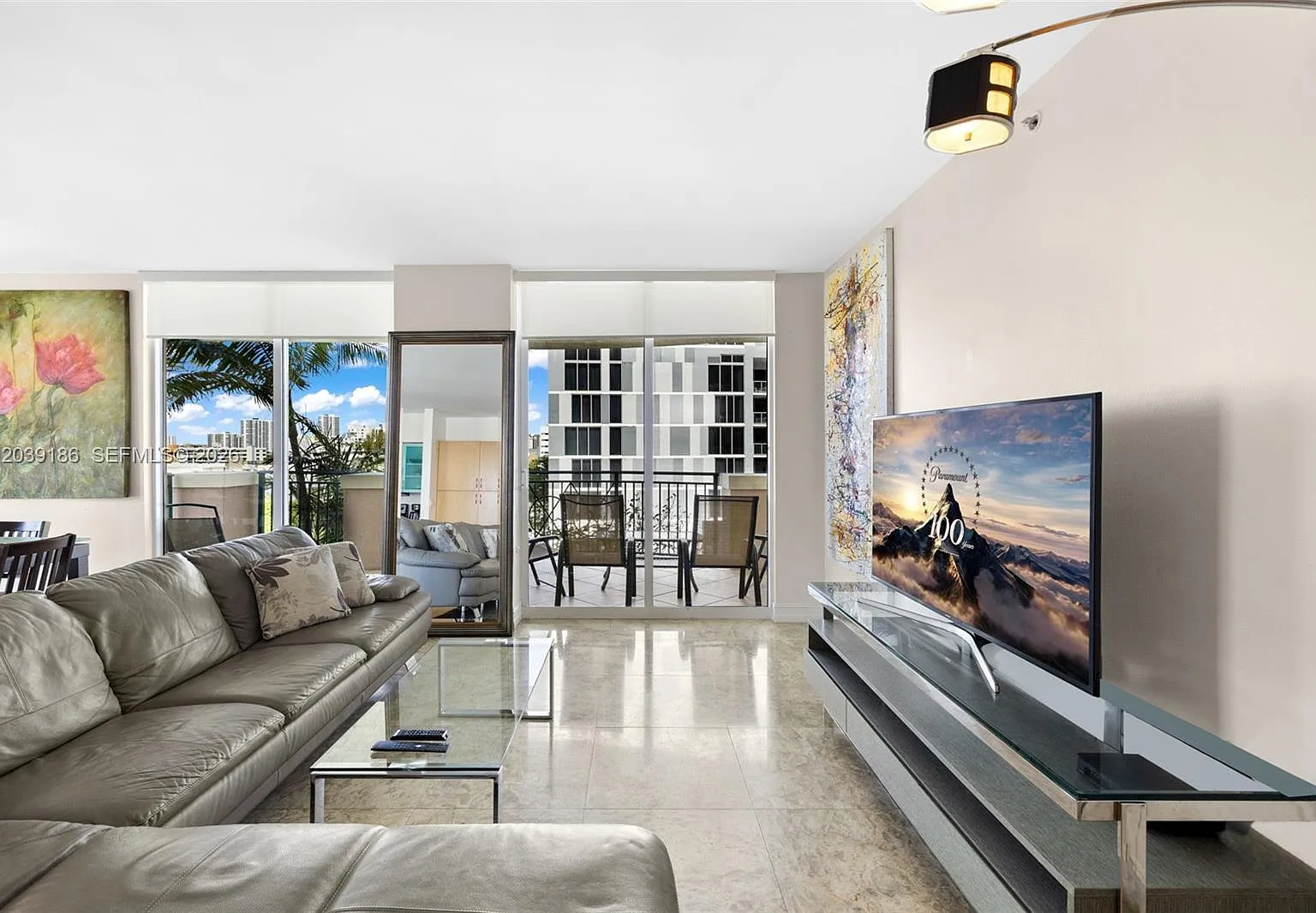 King David Of Sunny Isles — Photo 1