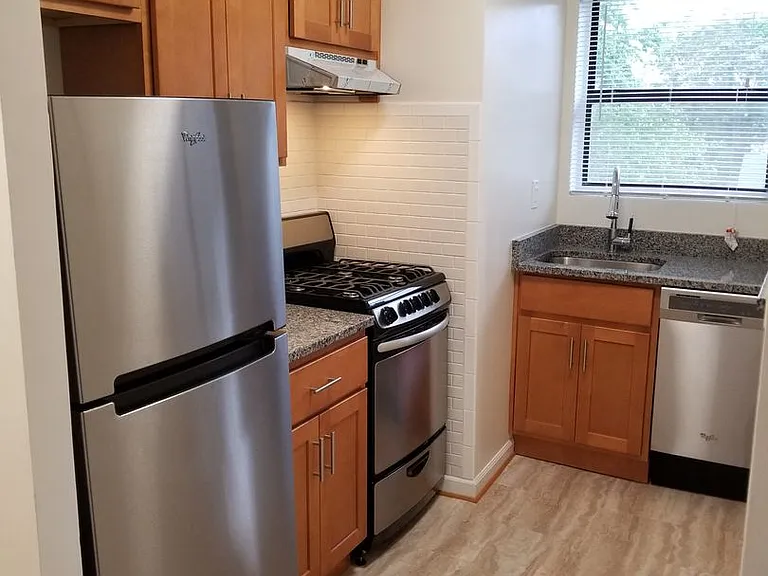 1215 N Quinn Street — Photo 9