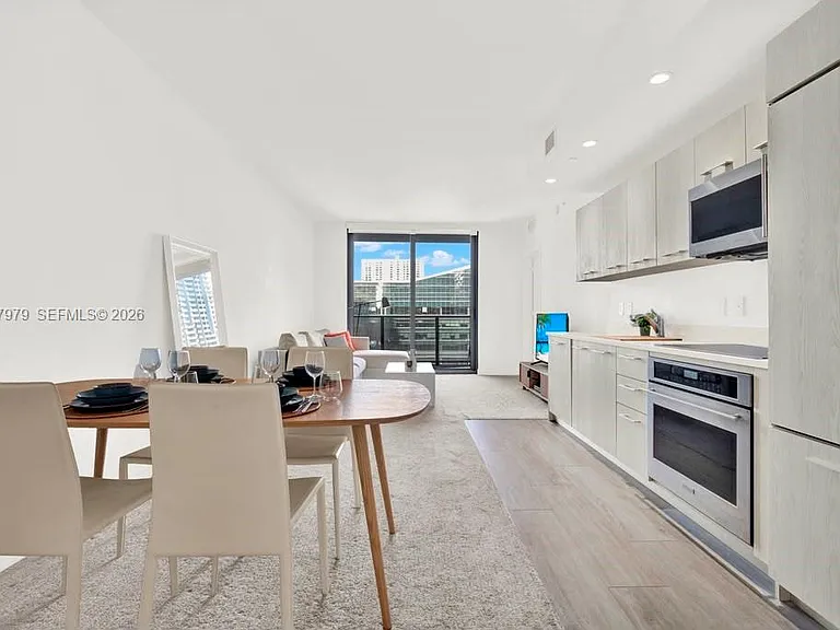 45 SW 9th St #1609 — Photo 5