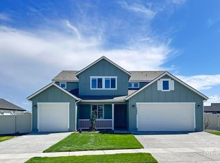 5495 E Bridal Veil Falls Dr, Nampa, ID 83686