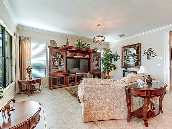 4th image of 9263 Glenforest DR