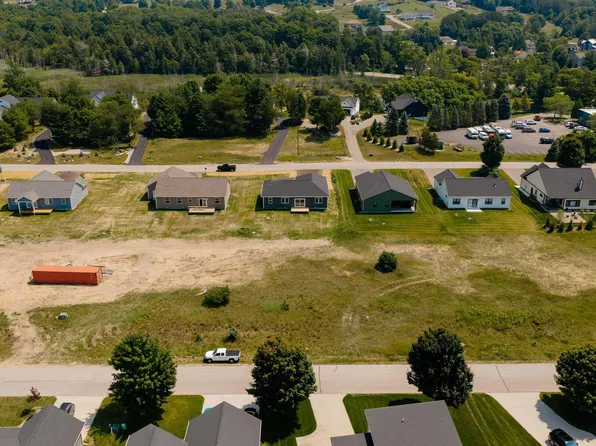 11563 S Sunset Dr, Empire, MI 49630