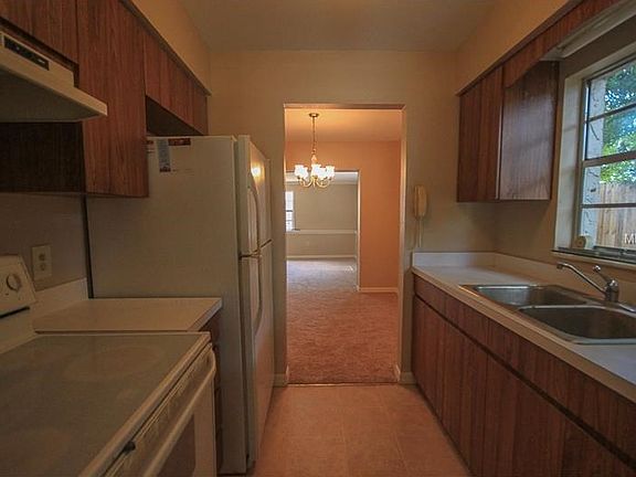 5th image of 2602 E 112th Ave