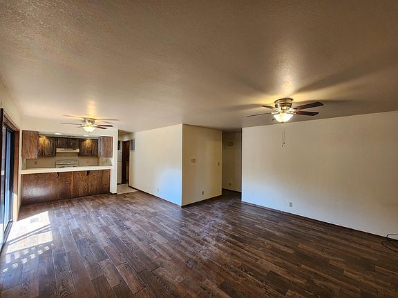 2nd image of 412 N Oakwood Rd APT 101