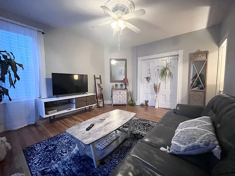 19 Marshall St #1 — Photo 3