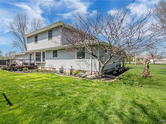 5th image of 3878 Lockport Rd