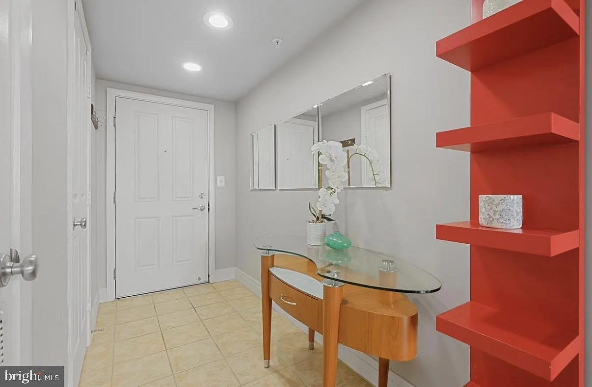 2 bed, 2.0 bath, 1089 sqft, $2,600 — Photo 3