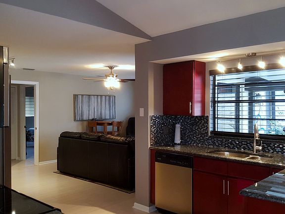 4th image of 1148 N Old Mill Dr