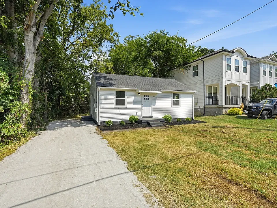 5818 Couch Dr