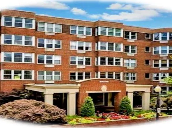 2500 Q St NW, Washington, DC