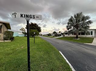 8888 Kings Dr, Boynton Beach, FL 33436