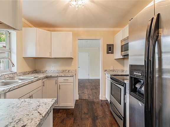 2nd image of 818 26th St W