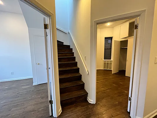 Rented by Compass | media 22