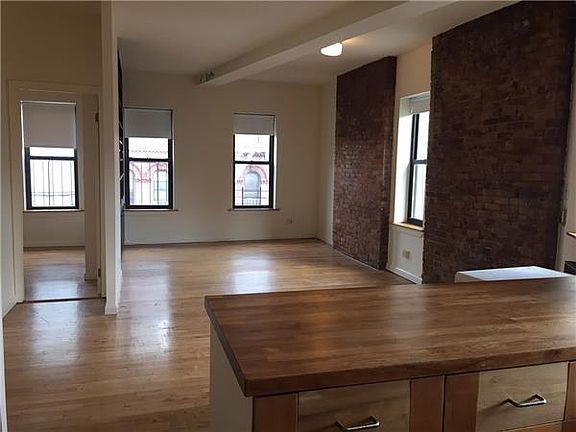 5th image of 85 Stanton St APT 6A