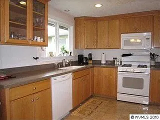 1237 Jays Dr NE photo 1