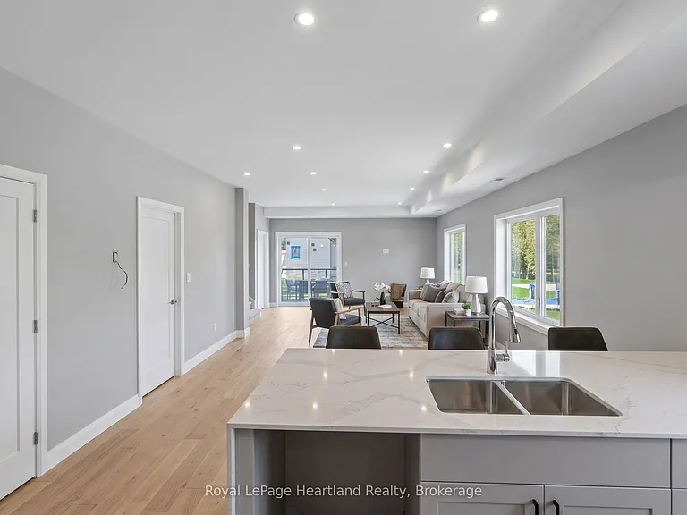 15 Cassidy St #8 — Photo 7
