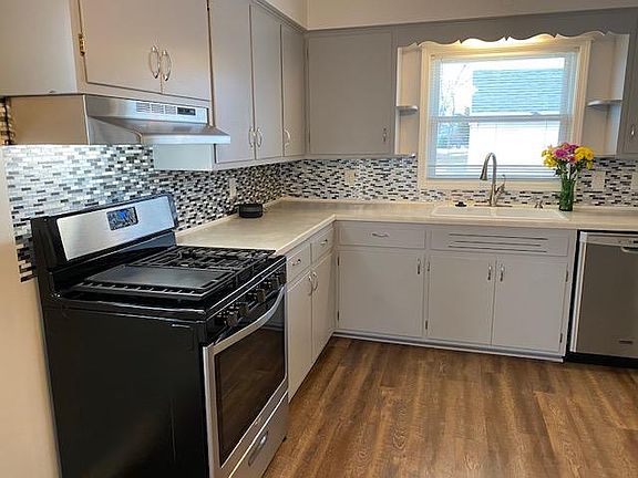 2nd image of 2422 North Ave
