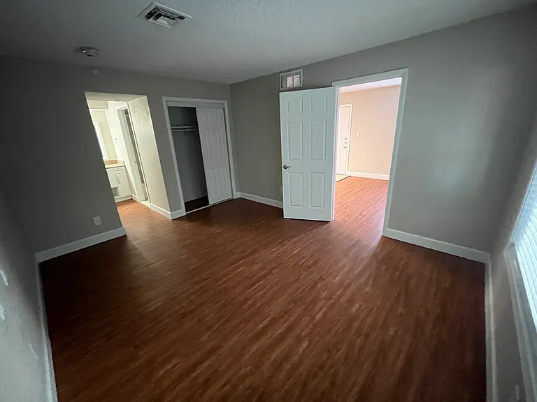 2551 S Loop 289 #713 — Photo 4