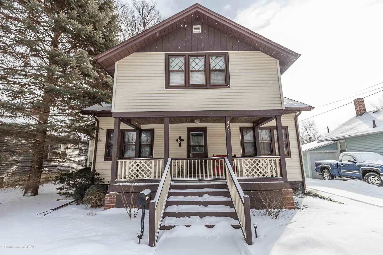 509 S Ottawa St photo 1