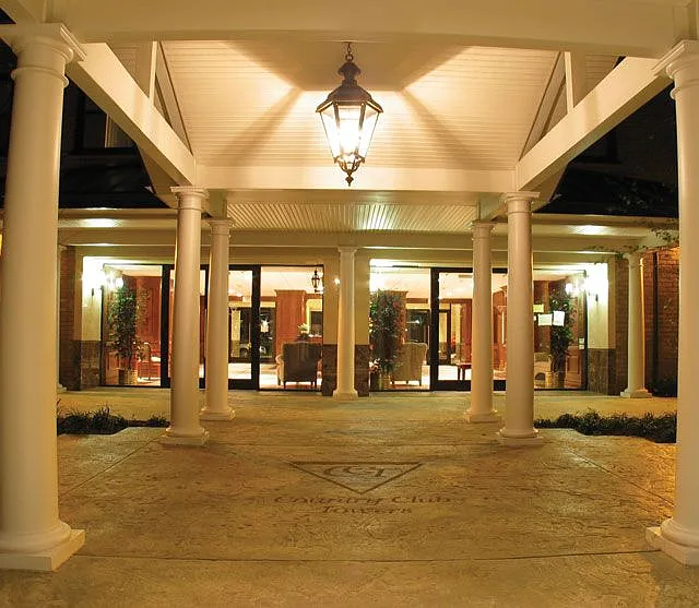 Country Club Towers I and II — Photo 4
